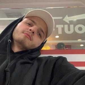 Meet your Posher, Larry